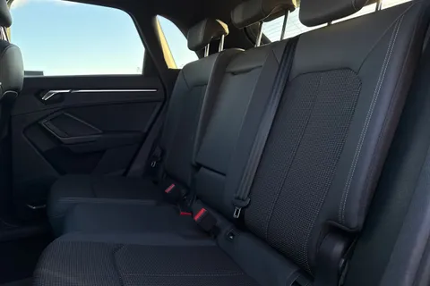 KV20LUR Audi Q3 S line 35 TDI 150 PS S tronic Thumbnail #19