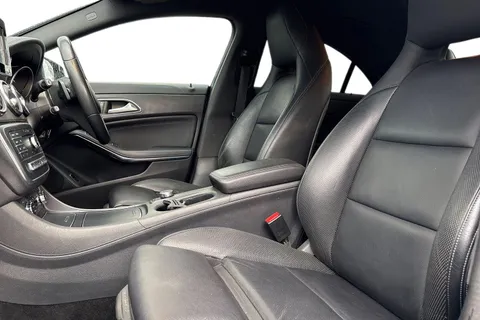 DF17LBX Mercedes-Benz Cla Class 2.1 CLA220d Sport Coupe 7G-DCT Euro 6 (s/s) 4dr Thumbnail #17