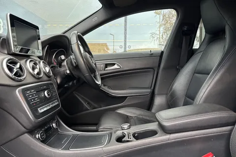 DF17LBX Mercedes-Benz Cla Class 2.1 CLA220d Sport Coupe 7G-DCT Euro 6 (s/s) 4dr Thumbnail #30