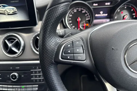 DF17LBX Mercedes-Benz Cla Class 2.1 CLA220d Sport Coupe 7G-DCT Euro 6 (s/s) 4dr Thumbnail #48