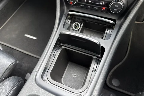 DF17LBX Mercedes-Benz Cla Class 2.1 CLA220d Sport Coupe 7G-DCT Euro 6 (s/s) 4dr Thumbnail #55