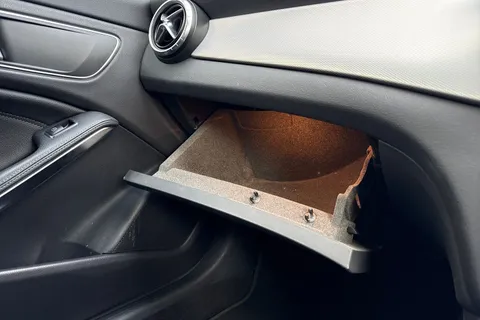 DF17LBX Mercedes-Benz Cla Class 2.1 CLA220d Sport Coupe 7G-DCT Euro 6 (s/s) 4dr Thumbnail #57