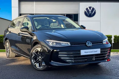 DA25CCN Volkswagen Passat 1.5 TSI eHybrid 204PS Life ⭐Towbar including trailer assist |18' 'York'  Al Thumbnail #2