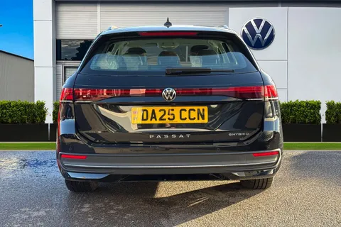DA25CCN Volkswagen Passat 1.5 TSI eHybrid 204PS Life ⭐Towbar including trailer assist |18' 'York'  Al Thumbnail #5