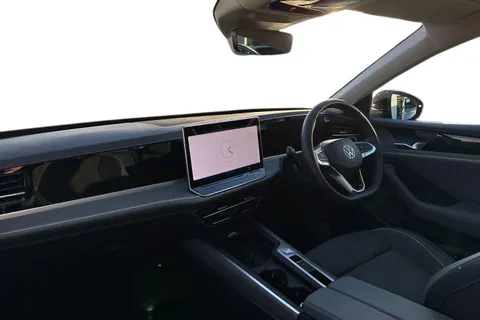 DA25CCN Volkswagen Passat 1.5 TSI eHybrid 204PS Life ⭐Towbar including trailer assist |18' 'York'  Al Thumbnail #16