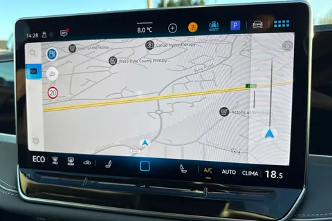 DA25CCN Volkswagen Passat 1.5 TSI eHybrid 204PS Life ⭐Towbar including trailer assist |18' 'York'  Al Thumbnail #18