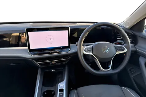 DA25CCN Volkswagen Passat 1.5 TSI eHybrid 204PS Life ⭐Towbar including trailer assist |18' 'York'  Al Thumbnail #19