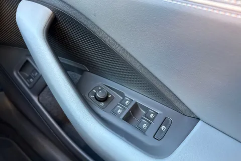 DA25CCN Volkswagen Passat 1.5 TSI eHybrid 204PS Life ⭐Towbar including trailer assist |18' 'York'  Al Thumbnail #22