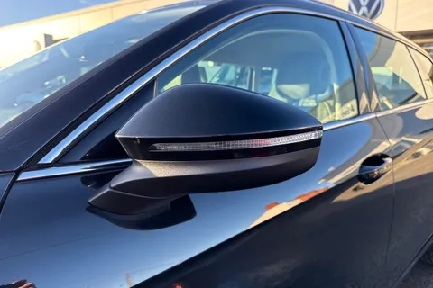 DA25CCN Volkswagen Passat 1.5 TSI eHybrid 204PS Life ⭐Towbar including trailer assist |18' 'York'  Al Thumbnail #35