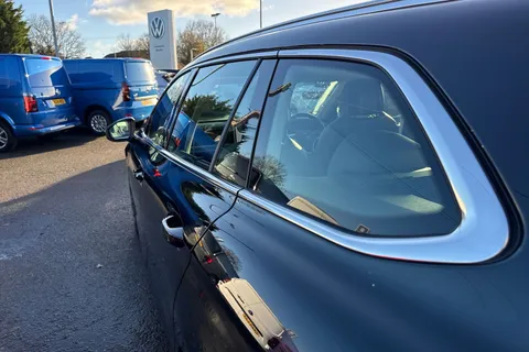 DA25CCN Volkswagen Passat 1.5 TSI eHybrid 204PS Life ⭐Towbar including trailer assist |18' 'York'  Al Thumbnail #37