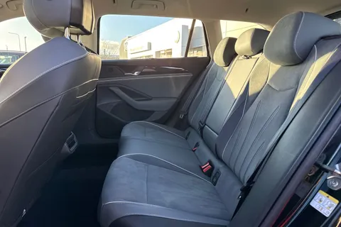 DA25CCN Volkswagen Passat 1.5 TSI eHybrid 204PS Life ⭐Towbar including trailer assist |18' 'York'  Al Thumbnail #38