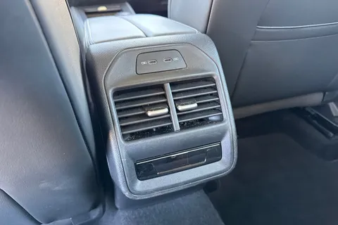 DA25CCN Volkswagen Passat 1.5 TSI eHybrid 204PS Life ⭐Towbar including trailer assist |18' 'York'  Al Thumbnail #40