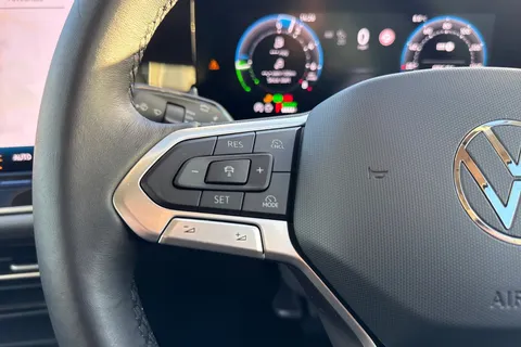 DA25CCN Volkswagen Passat 1.5 TSI eHybrid 204PS Life ⭐Towbar including trailer assist |18' 'York'  Al Thumbnail #49