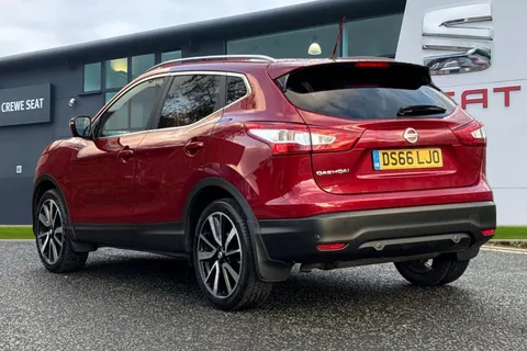 DS66LJO Nissan Qashqai 1.6 dCi Tekna XTRON 2WD Euro 6 (s/s) 5dr Thumbnail #3