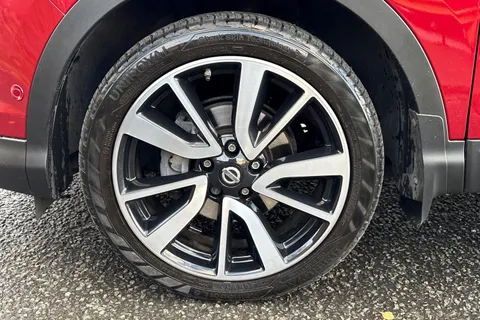 DS66LJO Nissan Qashqai 1.6 dCi Tekna XTRON 2WD Euro 6 (s/s) 5dr Thumbnail #12