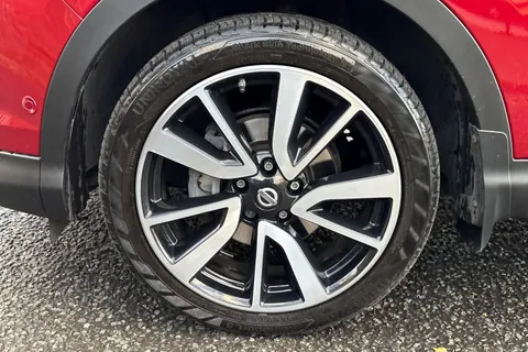 DS66LJO Nissan Qashqai 1.6 dCi Tekna XTRON 2WD Euro 6 (s/s) 5dr Thumbnail #14