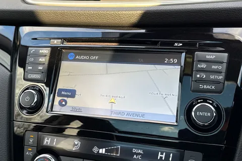 DS66LJO Nissan Qashqai 1.6 dCi Tekna XTRON 2WD Euro 6 (s/s) 5dr Thumbnail #18