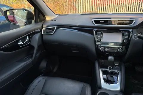 DS66LJO Nissan Qashqai 1.6 dCi Tekna XTRON 2WD Euro 6 (s/s) 5dr Thumbnail #21