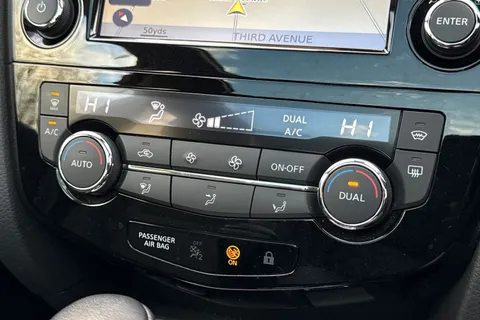 DS66LJO Nissan Qashqai 1.6 dCi Tekna XTRON 2WD Euro 6 (s/s) 5dr Thumbnail #23