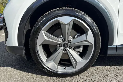 PK75JRU Audi Q4 e-tron Q4 Sportback Black Edition 45 e-tron  210,00 kW Thumbnail #13