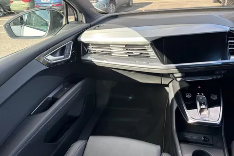 PK75JRU Audi Q4 e-tron Q4 Sportback Black Edition 45 e-tron  210,00 kW Thumbnail #20