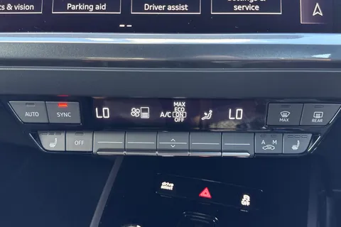 PK75JRU Audi Q4 e-tron Q4 Sportback Black Edition 45 e-tron  210,00 kW Thumbnail #22