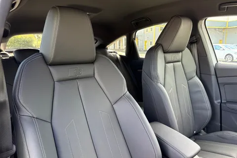 PK75JRU Audi Q4 e-tron Q4 Sportback Black Edition 45 e-tron  210,00 kW Thumbnail #24