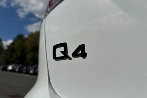 PK75JRU Audi Q4 e-tron Q4 Sportback Black Edition 45 e-tron  210,00 kW Thumbnail #35