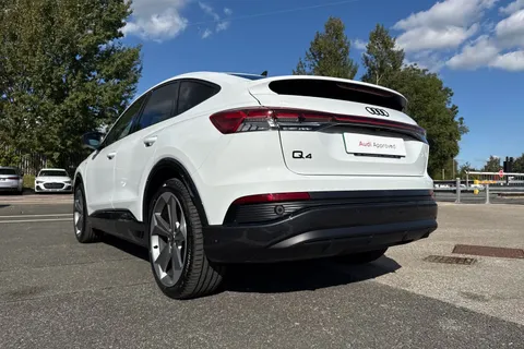 PK75JRU Audi Q4 e-tron Q4 Sportback Black Edition 45 e-tron  210,00 kW Thumbnail #38