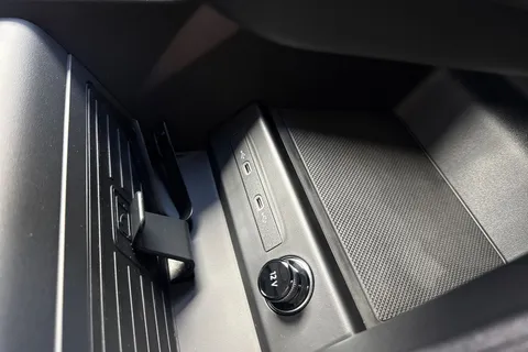 PK75JRU Audi Q4 e-tron Q4 Sportback Black Edition 45 e-tron  210,00 kW Thumbnail #52