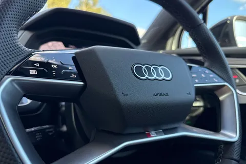 PK75JRU Audi Q4 e-tron Q4 Sportback Black Edition 45 e-tron  210,00 kW Thumbnail #56