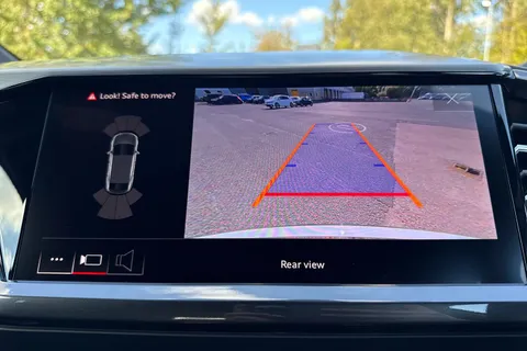 PK75JRU Audi Q4 e-tron Q4 Sportback Black Edition 45 e-tron  210,00 kW Thumbnail #57