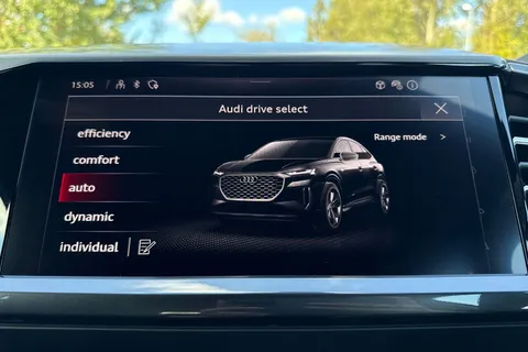 PK75JRU Audi Q4 e-tron Q4 Sportback Black Edition 45 e-tron  210,00 kW Thumbnail #58