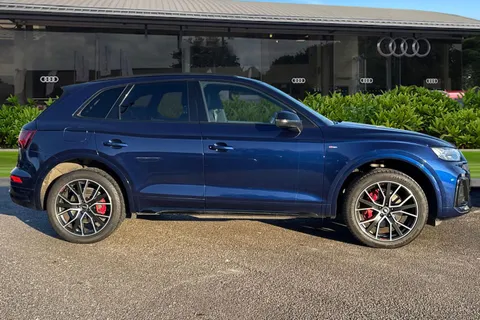 YF23AEM Audi Q5 SUV Edition 1 40 TDI quattro 204 PS S tronic Thumbnail #4