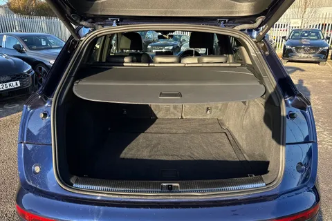 YF23AEM Audi Q5 SUV Edition 1 40 TDI quattro 204 PS S tronic Thumbnail #7