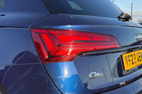 YF23AEM Audi Q5 SUV Edition 1 40 TDI quattro 204 PS S tronic Thumbnail #8