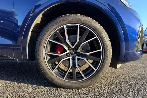 YF23AEM Audi Q5 SUV Edition 1 40 TDI quattro 204 PS S tronic Thumbnail #10