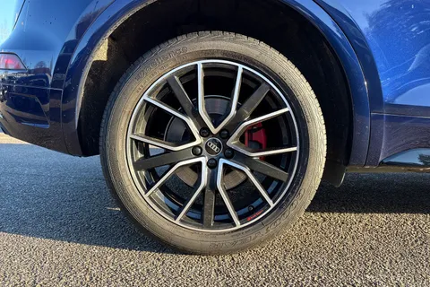 YF23AEM Audi Q5 SUV Edition 1 40 TDI quattro 204 PS S tronic Thumbnail #11