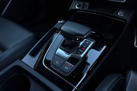 YF23AEM Audi Q5 SUV Edition 1 40 TDI quattro 204 PS S tronic Thumbnail #23