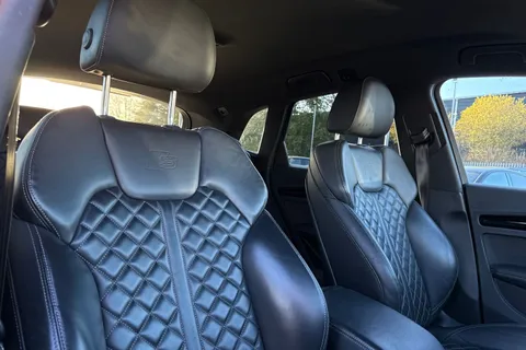 YF23AEM Audi Q5 SUV Edition 1 40 TDI quattro 204 PS S tronic Thumbnail #24