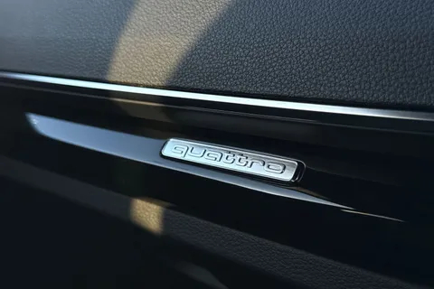 YF23AEM Audi Q5 SUV Edition 1 40 TDI quattro 204 PS S tronic Thumbnail #42