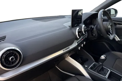 SN25ZTY Audi Q2 Black Edition 35 TFSI  150 PS 6-speed Thumbnail #16