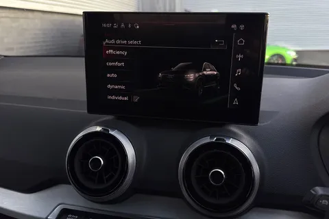 SN25ZTY Audi Q2 Black Edition 35 TFSI  150 PS 6-speed Thumbnail #31
