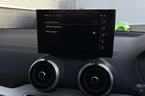 SN25ZTY Audi Q2 Black Edition 35 TFSI  150 PS 6-speed Thumbnail #33