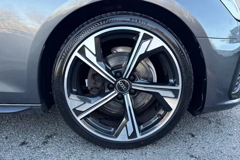 BD22CXU Audi A4 Black Edition 35 TFSI 150 PS S tronic Thumbnail #11