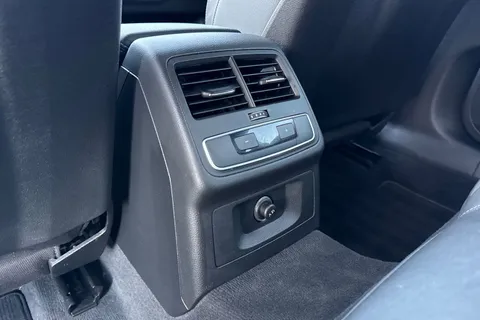 BD22CXU Audi A4 Black Edition 35 TFSI 150 PS S tronic Thumbnail #41