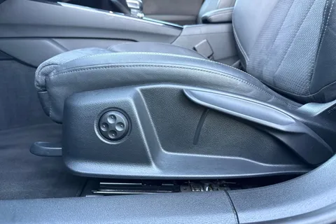 BD22CXU Audi A4 Black Edition 35 TFSI 150 PS S tronic Thumbnail #42