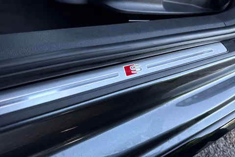 BD22CXU Audi A4 Black Edition 35 TFSI 150 PS S tronic Thumbnail #43