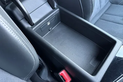 BD22CXU Audi A4 Black Edition 35 TFSI 150 PS S tronic Thumbnail #49