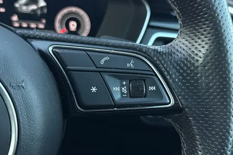 BD22CXU Audi A4 Black Edition 35 TFSI 150 PS S tronic Thumbnail #53